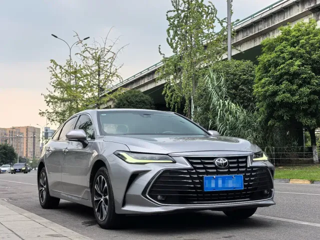 Toyota Avalon — Фото автомобиля 3