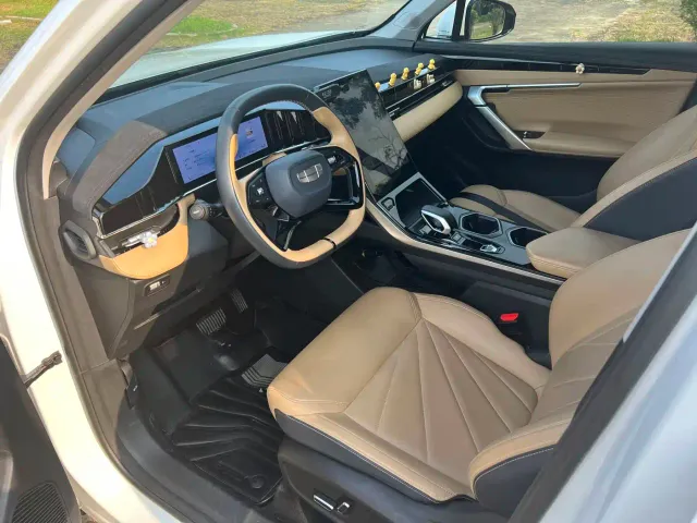 Geely Boyue L — Фото автомобиля 4