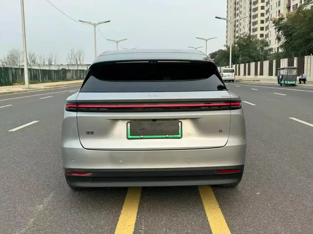 Li Auto i6 — Фото автомобиля 7