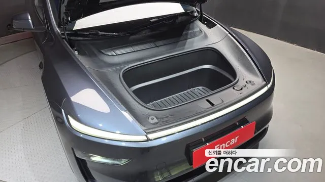 Tesla Model Y — Фото автомобиля 9