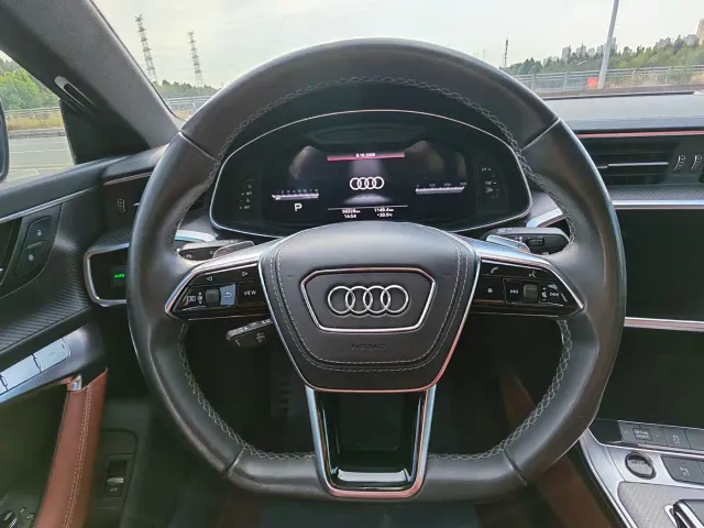 Audi A7L — Фото автомобиля 16