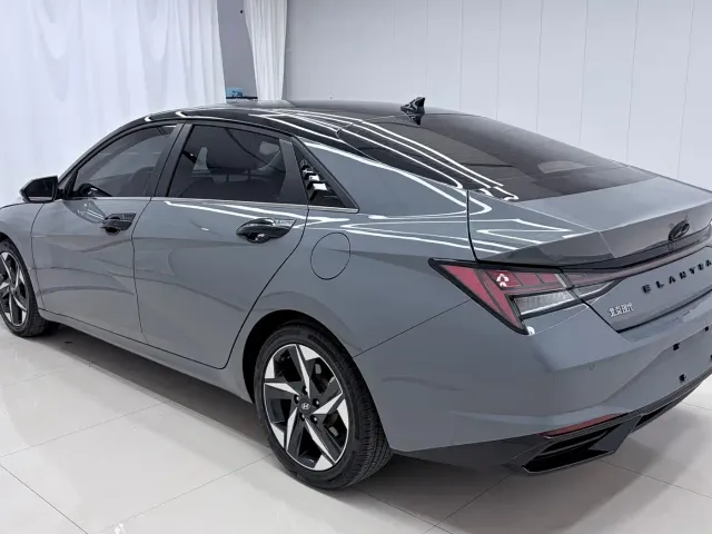 Hyundai Elantra — Фото автомобиля 6