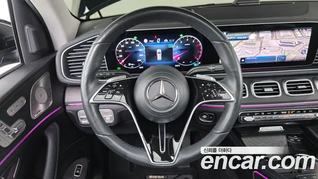 Mercedes-Benz GLE-Class — Фото автомобиля 13