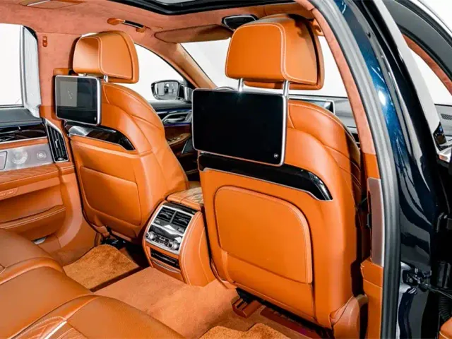 BMW 7 Series — Фото автомобиля 23
