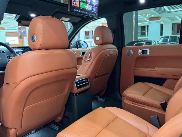 Li Auto L9 — Фото автомобиля 7