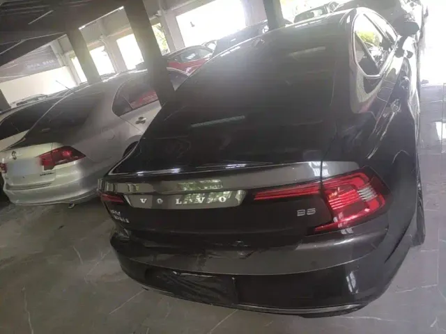 Volvo S90 — Фото автомобиля 5