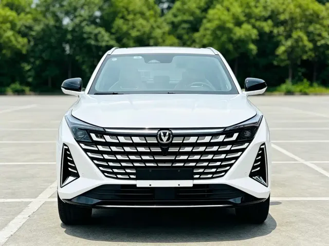 Changan Changan UNI-Z 2025 1.5T Premium — Фото автомобиля 2