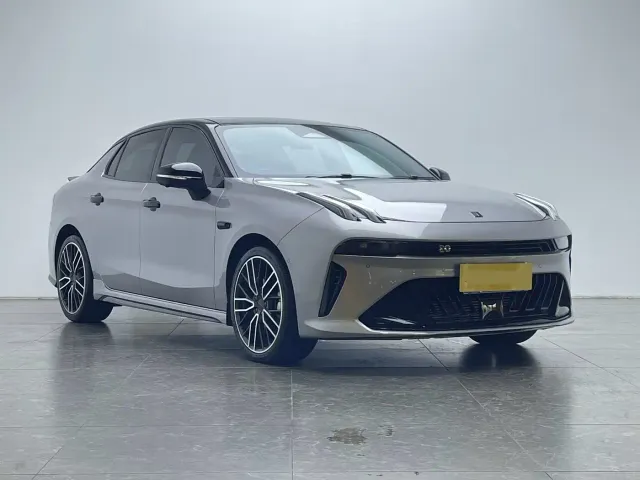 Lynk & Co 03 — Фото автомобиля 3
