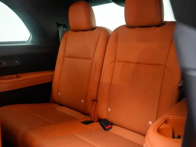 Li Auto L8 — Фото автомобиля 7