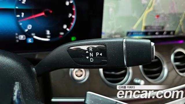 Mercedes-Benz E-Class — Фото автомобиля 9