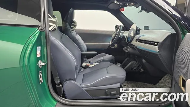 MINI Cooper Generation 4 — Фото автомобиля 26