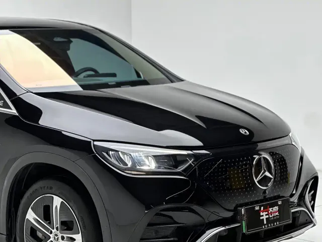 Mercedes-Benz EQE SUV — Фото автомобиля 11