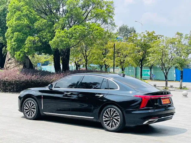 Hongqi H5 — Фото автомобиля 14