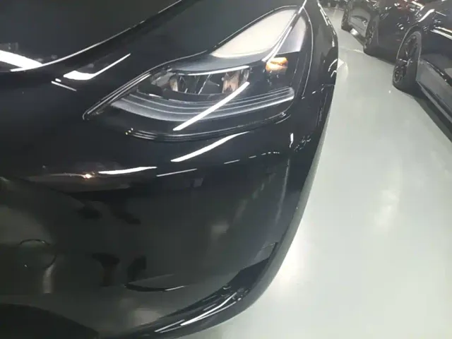 Tesla Model Y — Фото автомобиля 23