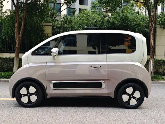 Baojun KiWi EV — Фото автомобиля 2