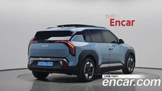 Фотография автомобиля — Kia EV3