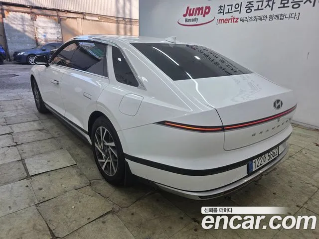 Hyundai Grandeur GN7 — Фото автомобиля 3