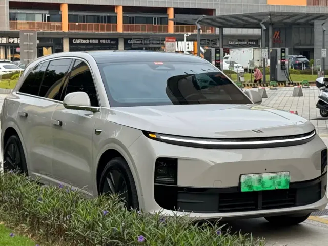 Li Auto L6 — Фото автомобиля 3