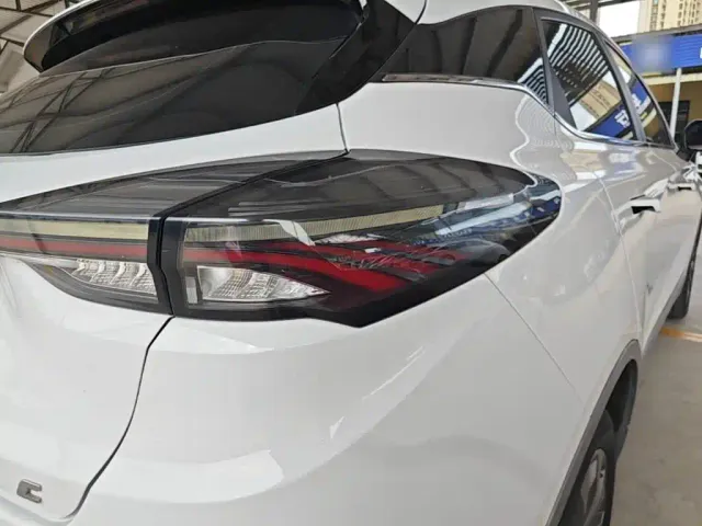 Geely Geometry C — Фото автомобиля 7