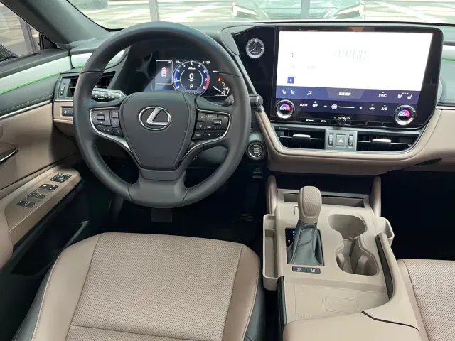 Lexus ES — Фото автомобиля 14