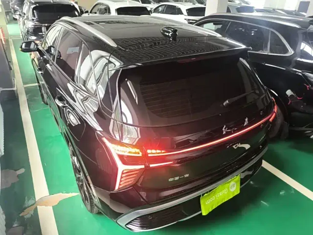 Hongqi HS3 PHEV — Фото автомобиля 4