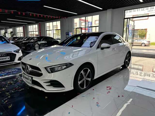 Фотография автомобиля — Mercedes-Benz A-Class