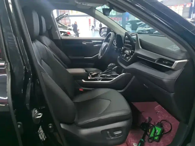 Toyota Highlander — Фото автомобиля 24