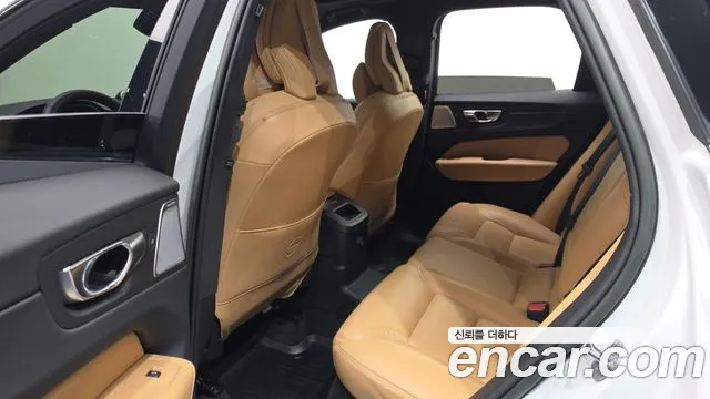 Volvo XC60 2nd Gen — Фото автомобиля 16