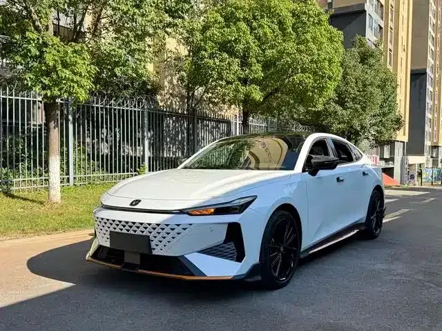Фотография автомобиля — Changan UNI-V