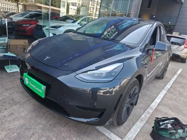 Фотография автомобиля — Tesla Model Y