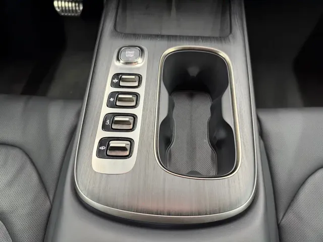 Xiaomi SU7 — Фото автомобиля 7