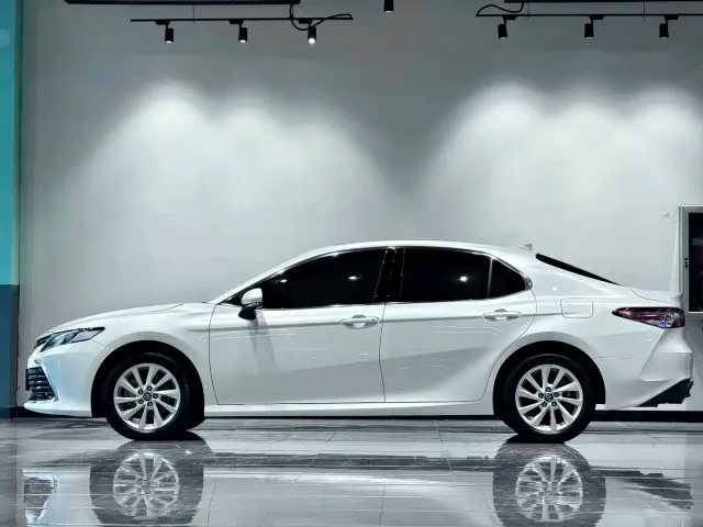 Toyota Camry — Фото автомобиля 5
