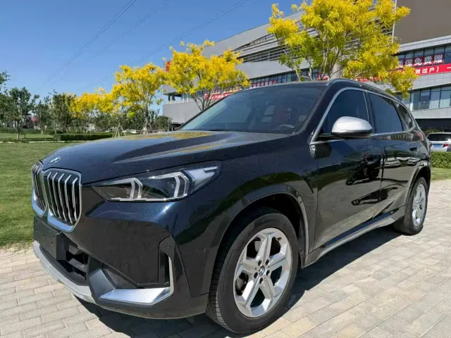 Фотография автомобиля — BMW X1