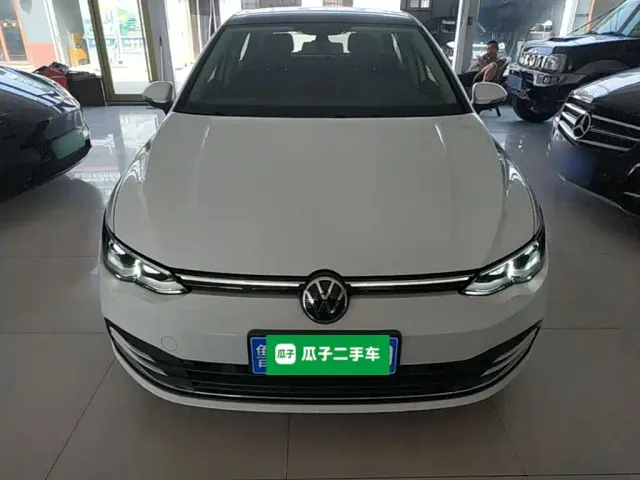 Volkswagen Golf — Фото автомобиля 2
