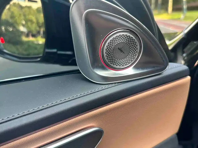 Mercedes-Benz E-Class — Фото автомобиля 8