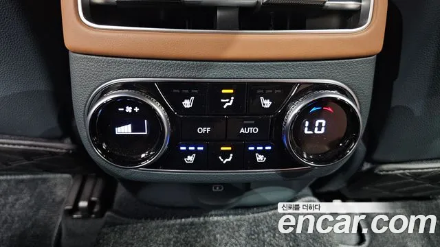 Genesis GV70 2.5T Бензин 2WD — Фото автомобиля 16
