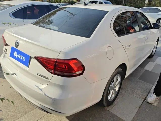 Volkswagen Lavida — Фото автомобиля 3
