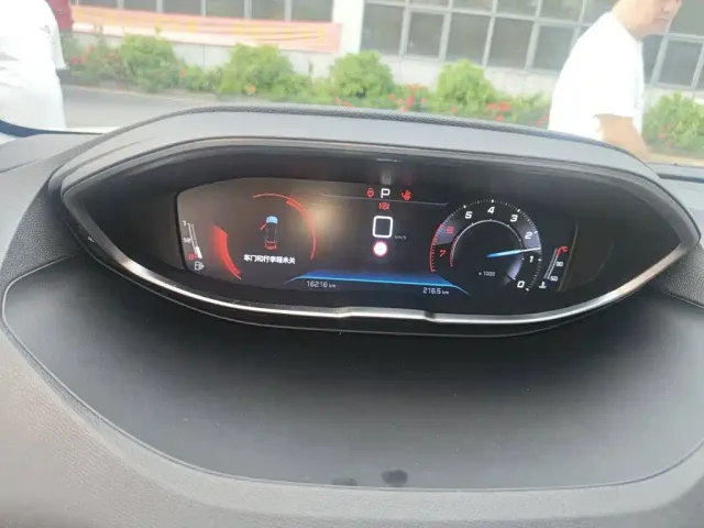 Peugeot 5008 — Фото автомобиля 7