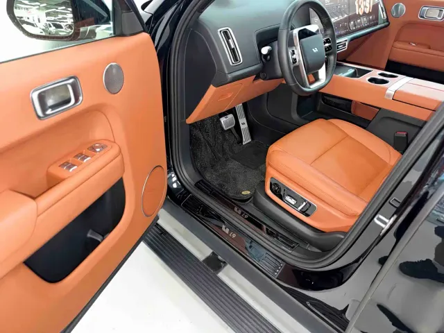 Li Auto L9 — Фото автомобиля 22