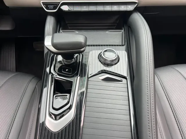 Geely Xingyue L — Фото автомобиля 20