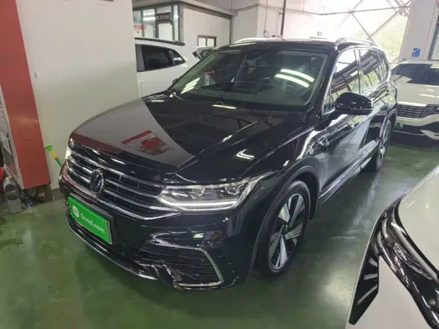 Фотография автомобиля — Volkswagen Tiguan L