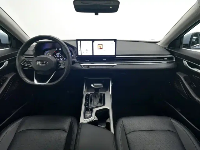 Geely Emgrand — Фото автомобиля 5
