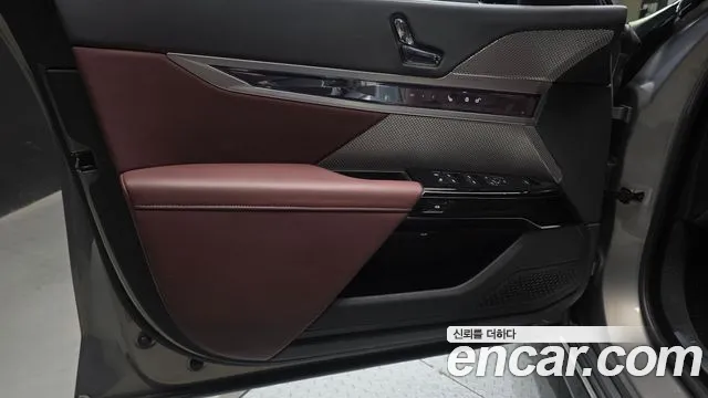 BMW 7-Series — Фото автомобиля 24