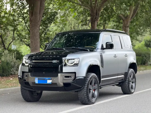Land Rover Defender — Фото автомобиля 3
