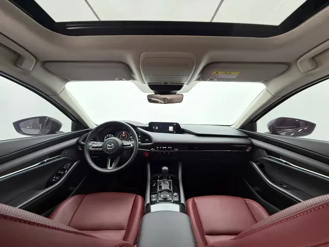 Mazda Axela — Фото автомобиля 10