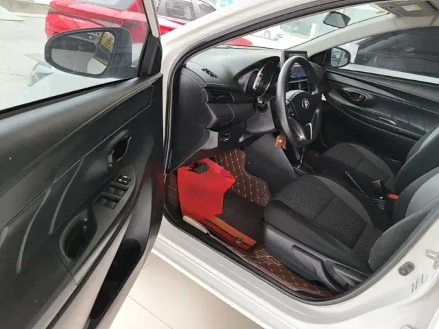 Toyota Vios FS — Фото автомобиля 15