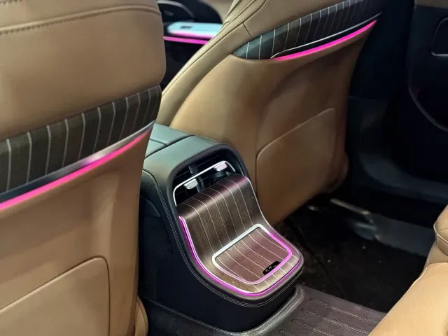 Mercedes-Benz E-Class — Фото автомобиля 14