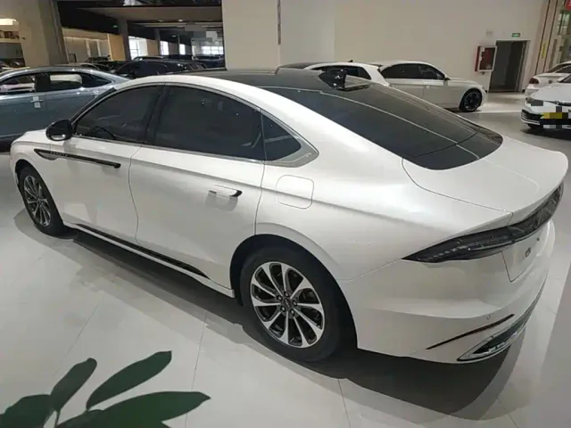 Lincoln Z — Фото автомобиля 4