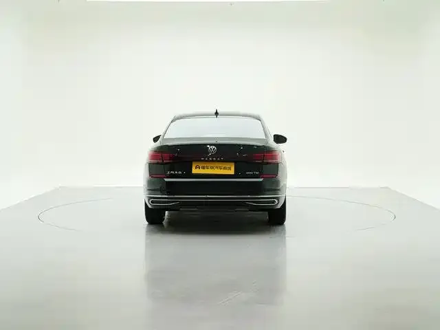 Volkswagen Passat — Фото автомобиля 7