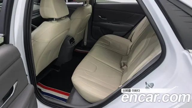 Hyundai Avante CN7 — Фото автомобиля 16